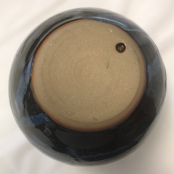 7” Studio Pottery Vase - Picture 4 of 7